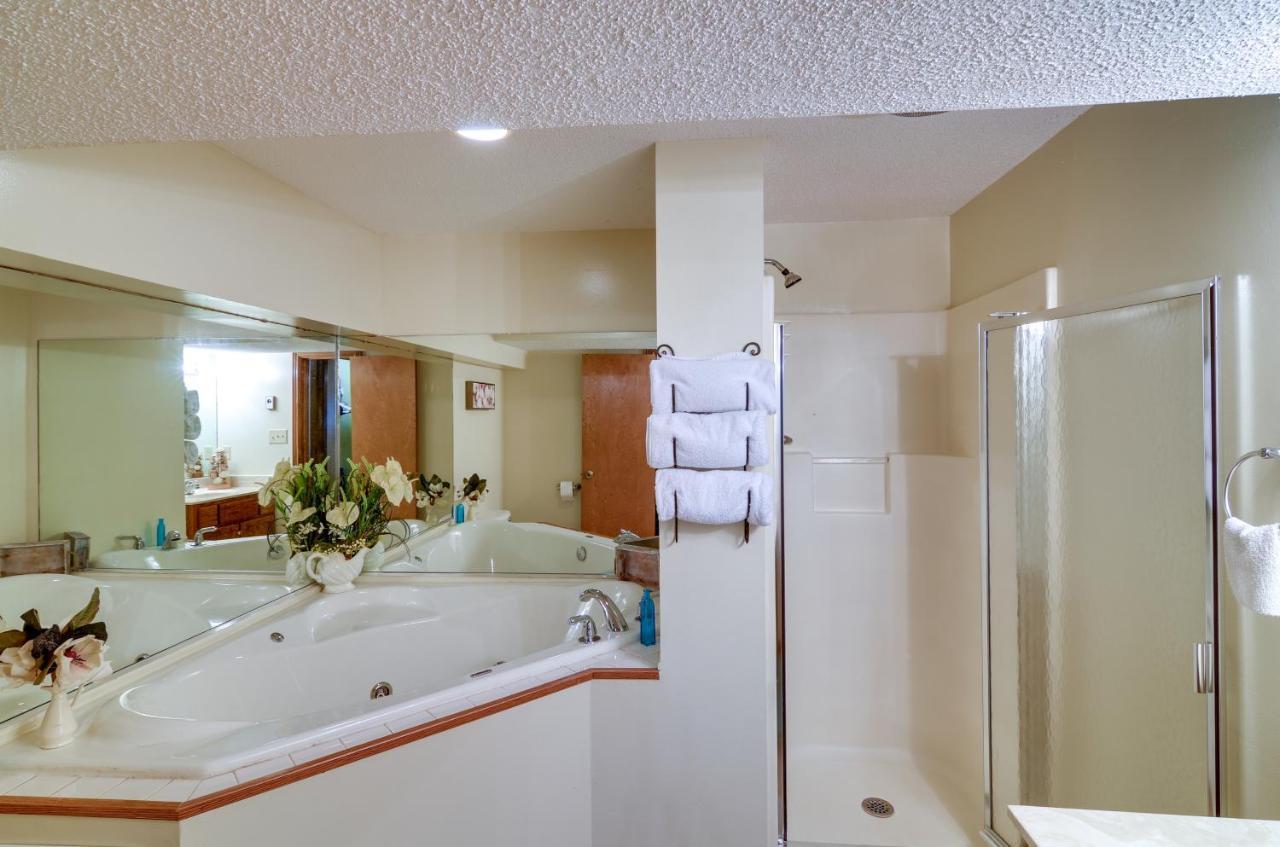 Burnside Resort Cabin With Hot Tub And Outdoor Spots! Eksteriør bilde